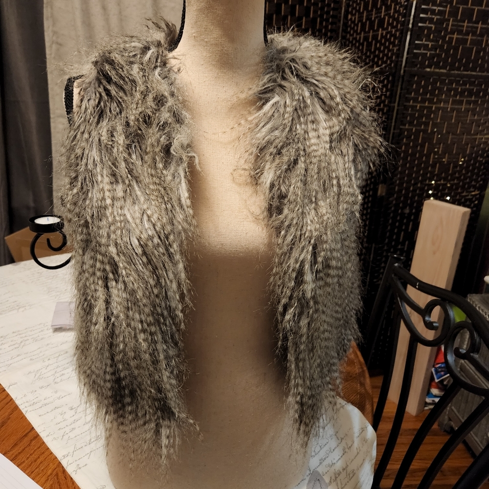 GIRLS FUR VEST size 7/8